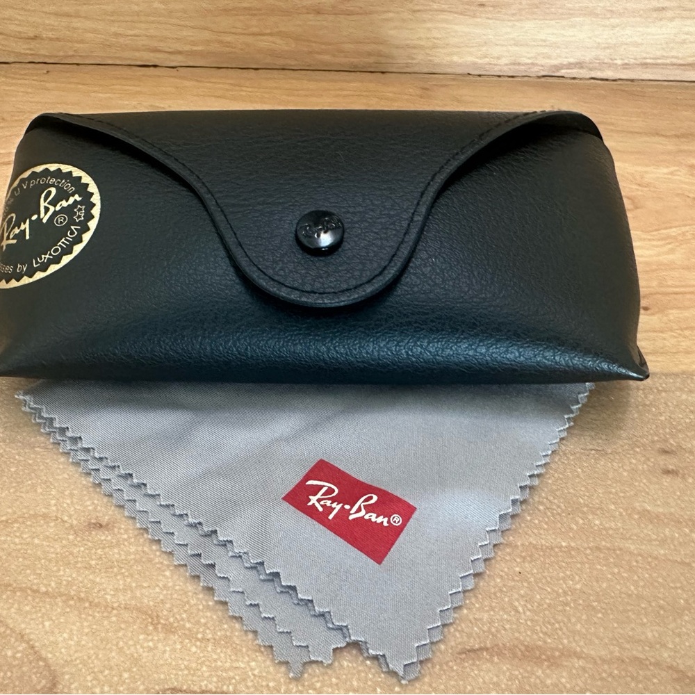 Ray-Ban Black Leather Pouch Universal Sunglasses Case